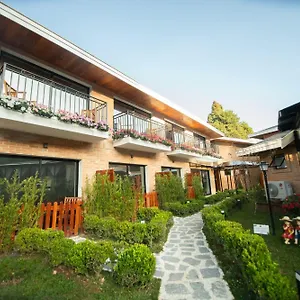 Santa Felicidade Hotel